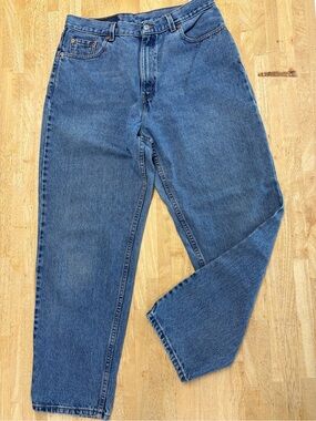 Vintage 90’s Levi's Women's 512 Slim Taper Leg Medium Wash High Rise Jeans